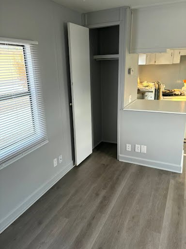 112 Hickory Ln - Photo 4 of 13