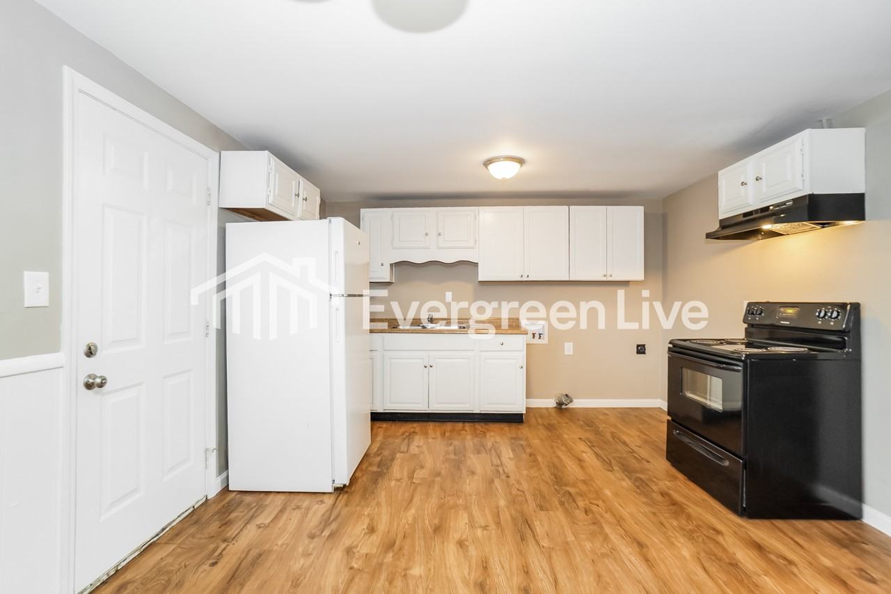 6908 Retton Rd - Photo 6 of 15