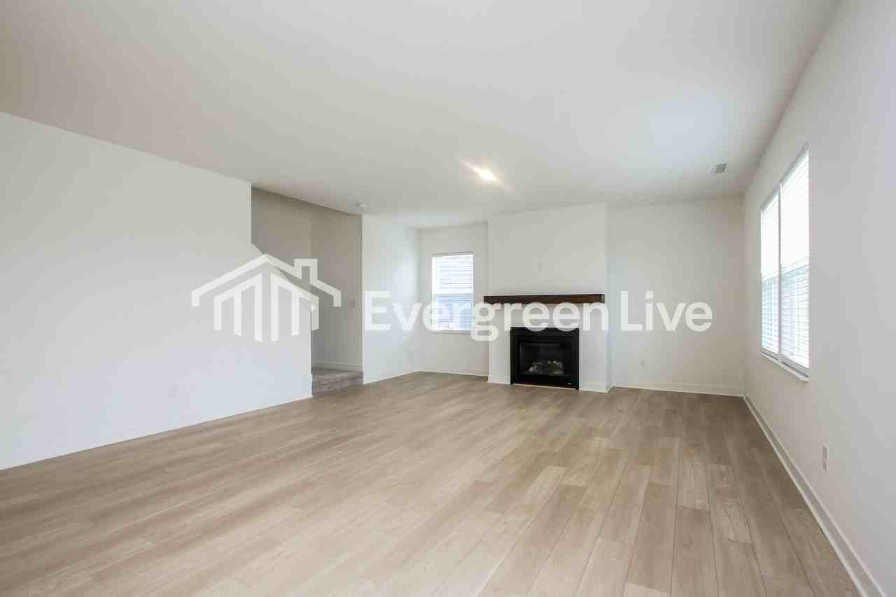 3666 Cosmic Ct - Photo 4 of 16