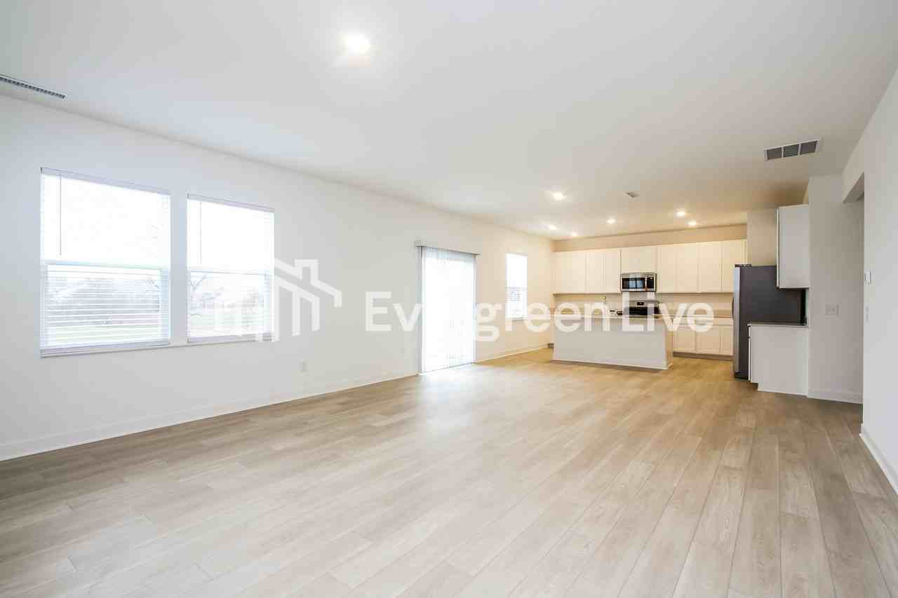 3666 Cosmic Ct - Photo 5 of 16