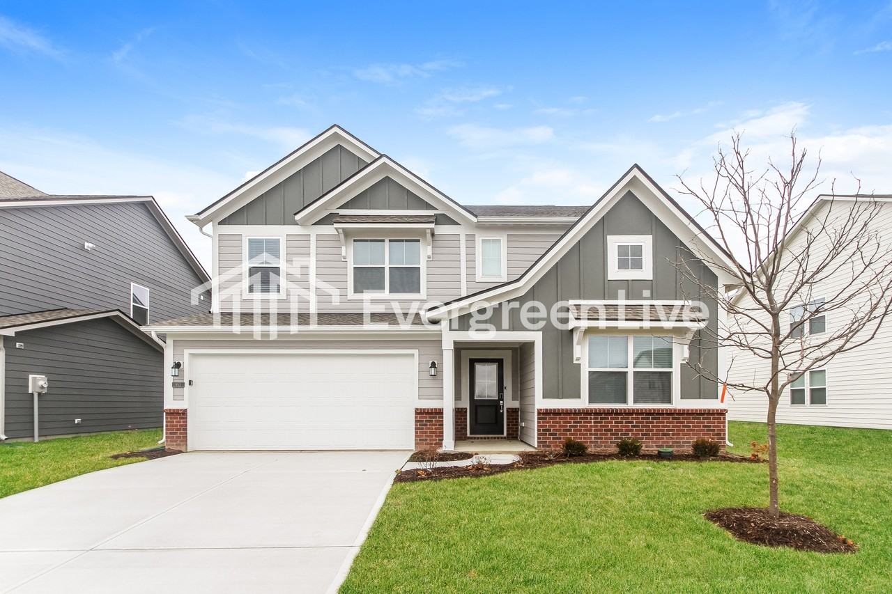 852 Penrose Pl - Photo 2 of 16