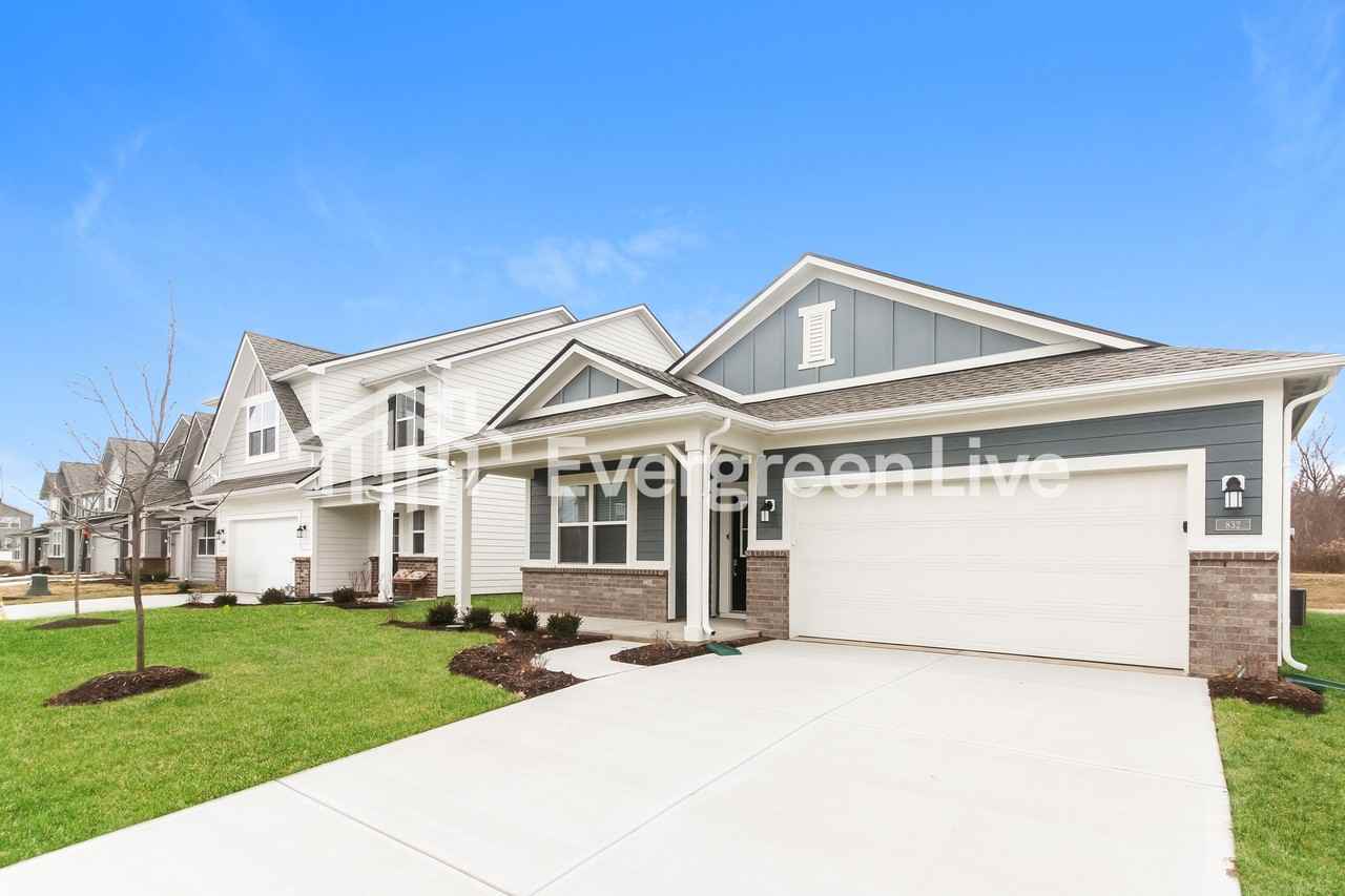 832 Penrose Pl - Photo 2 of 15