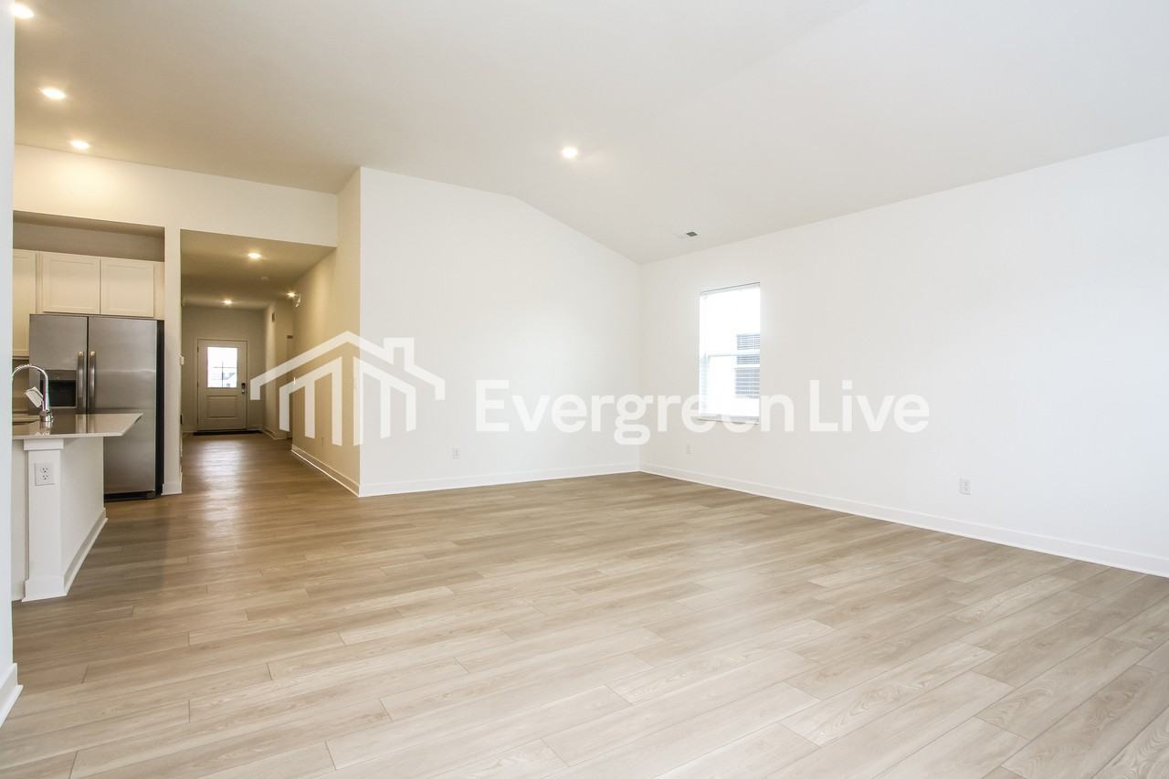 832 Penrose Pl - Photo 3 of 15