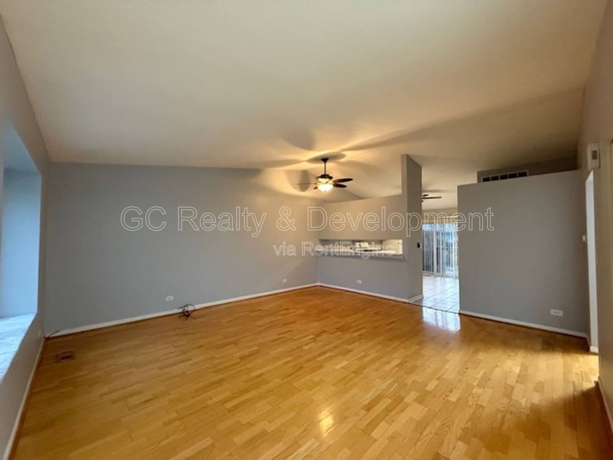 624 Thorndale Dr - Photo 3 of 10