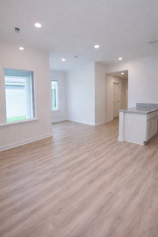 1206 E Saint Charles St - Photo 4 of 9