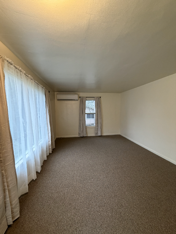 2919 Lincoln St - Photo 3 of 20