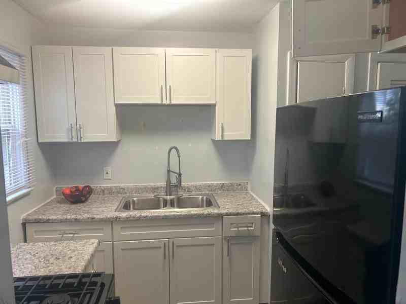 4420 E 154th St - Photo 6 of 24