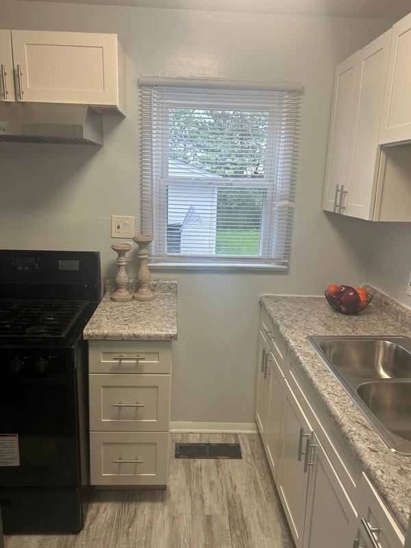 4420 E 154th St - Photo 7 of 24