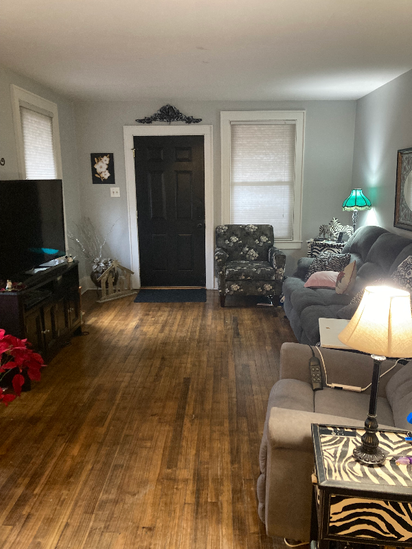 1410 74th St - Photo 3 of 16