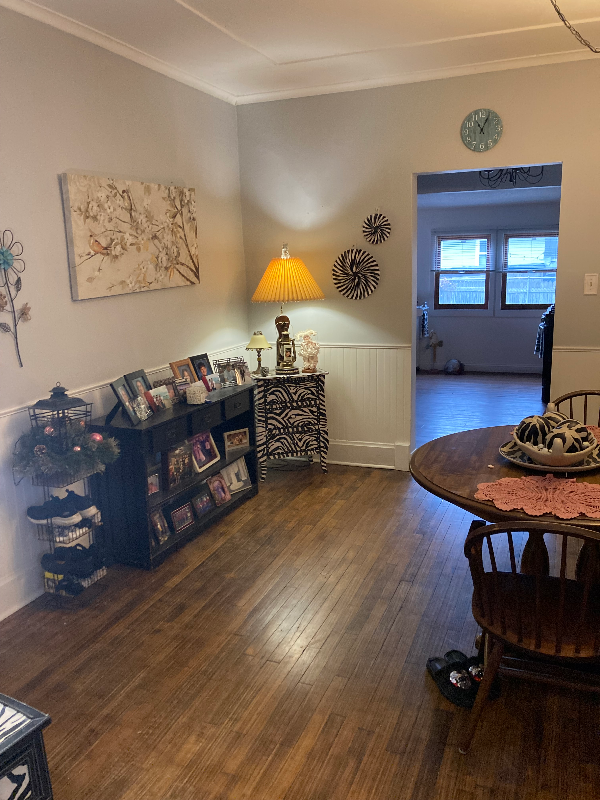 1410 74th St - Photo 4 of 16