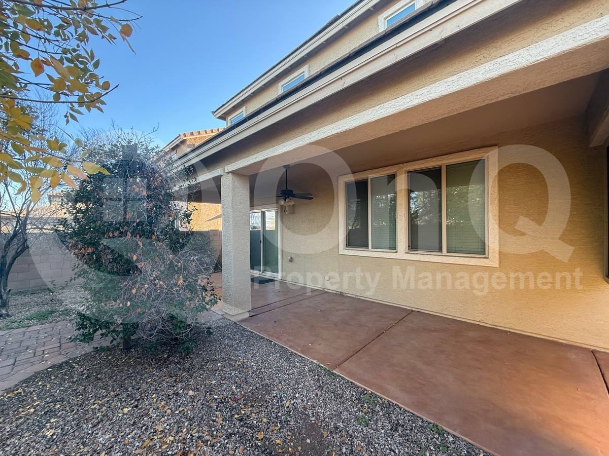 8007 S Dolphin Way - Photo 3 of 10