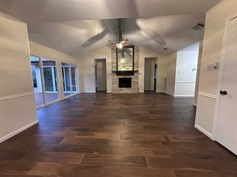 1109 Lohmans Crossing Rd - Photo 5 of 23