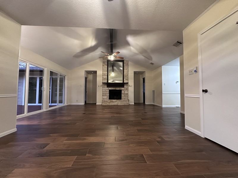 1109 Lohmans Crossing Rd - Photo 6 of 23