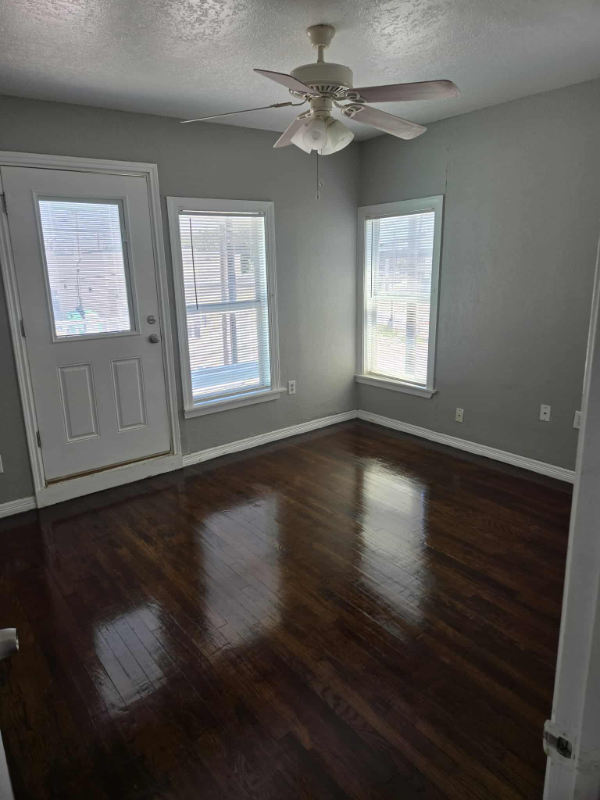 409 Jackson St #409 - Photo 3 of 15