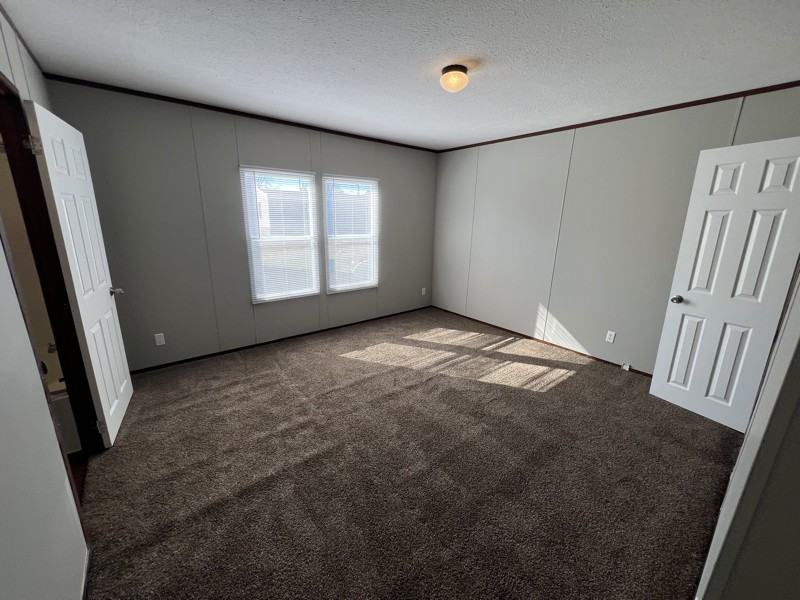 121 Plum St - Photo 4 of 11