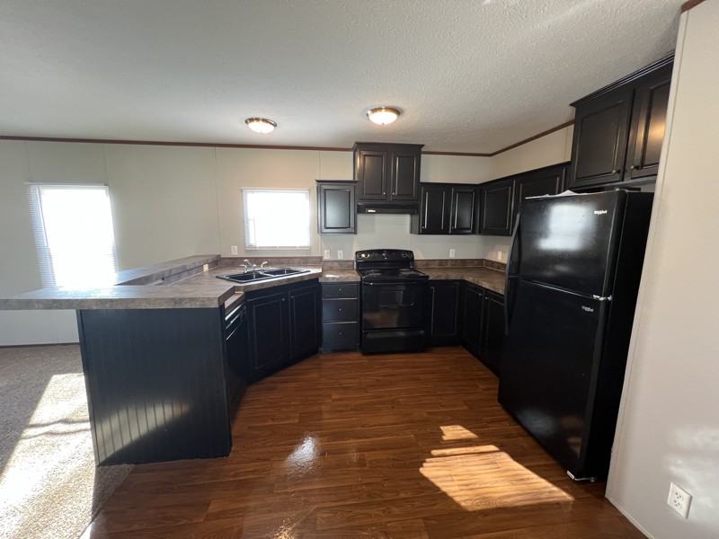 121 Plum St - Photo 5 of 11