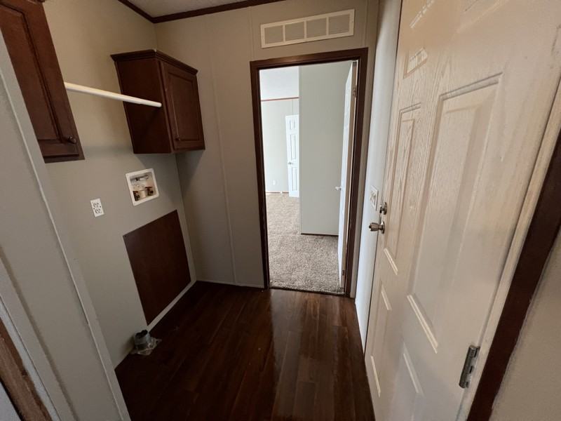 121 Plum St - Photo 6 of 11