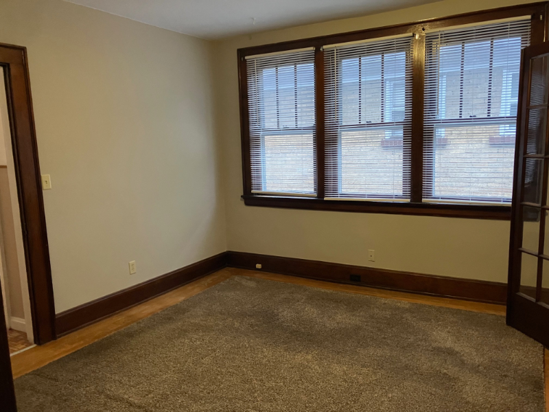 121 W 33rd St #2 - Photo 4 of 12