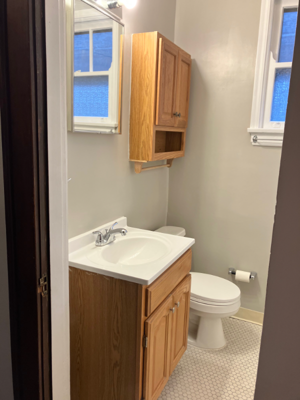 121 W 33rd St #2 - Photo 6 of 12