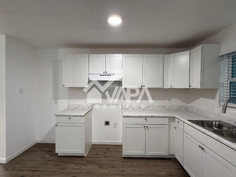 174 Daytona Dr - Photo 2 of 17