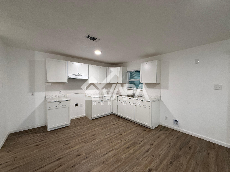 174 Daytona Dr - Photo 4 of 17