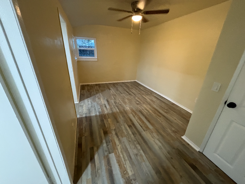 1129 E 103rd St - Photo 4 of 9