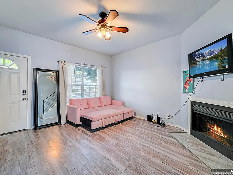 1815 Grey Park Dr - Photo 4 of 20