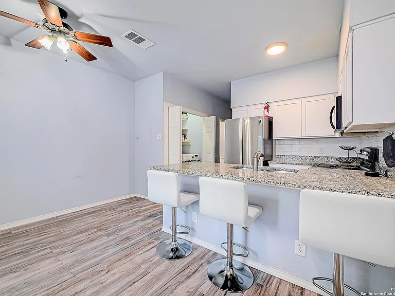 1815 Grey Park Dr - Photo 7 of 20