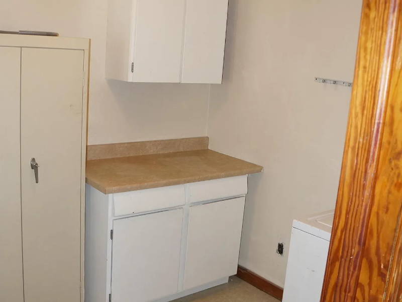 237 Beechwood Ave - Photo 5 of 17