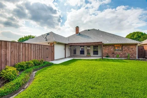 1217 Mackie Dr - Photo 3 of 20