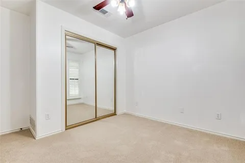 1217 Mackie Dr - Photo 6 of 20