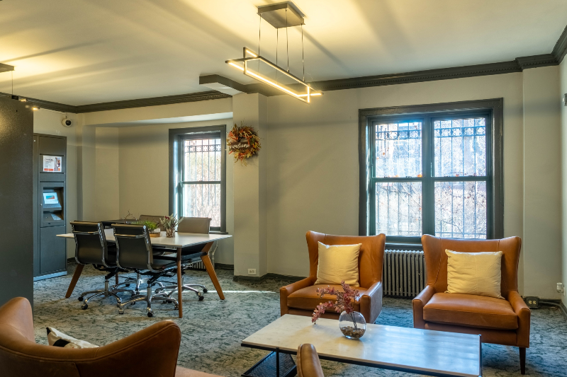 6104 S Woodlawn Ave #412 - Photo 3 of 8