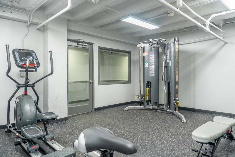 6104 S Woodlawn Ave #412 - Photo 6 of 8