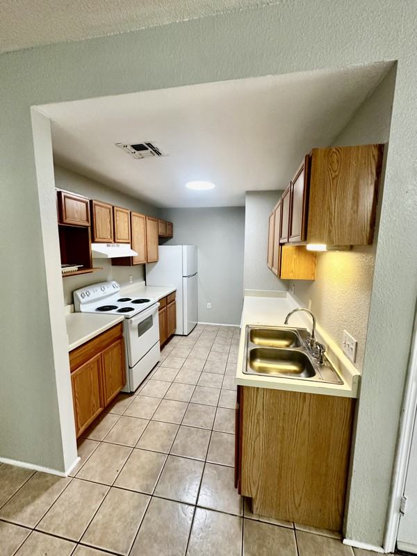 4328 Covenant Ct - Photo 3 of 12