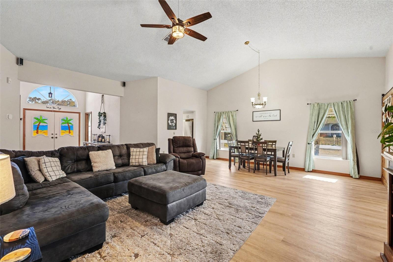 8970 Lismore Ct - Photo 5 of 19