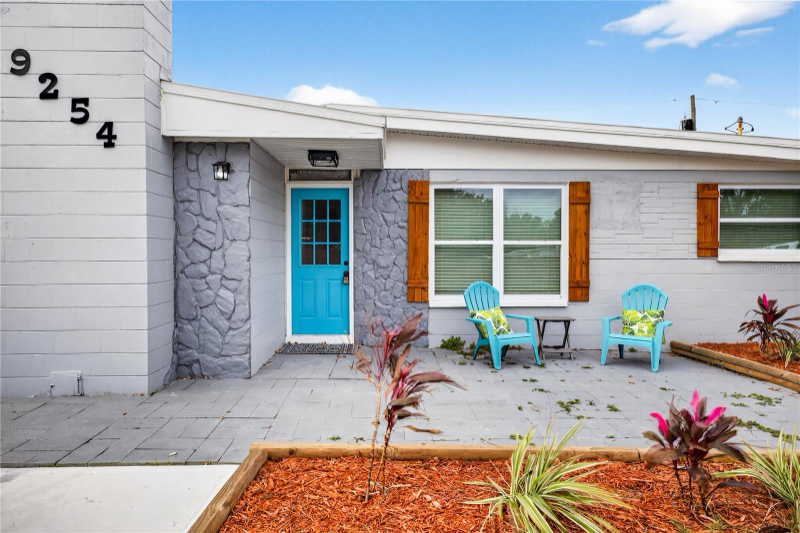 9254 86th St - Photo 2 of 20