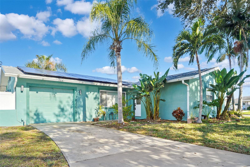 11017 64th Ter - Photo 2 of 20