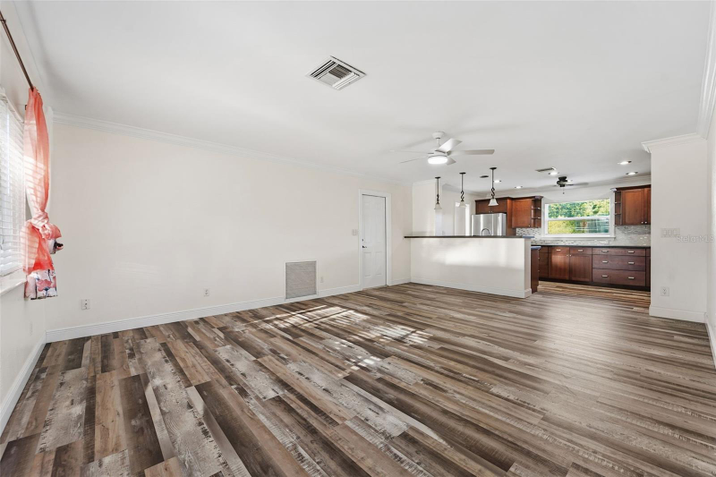 11017 64th Ter - Photo 4 of 20