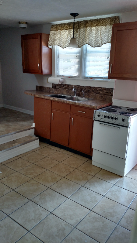 346 Day Ave Sw - Photo 2 of 9