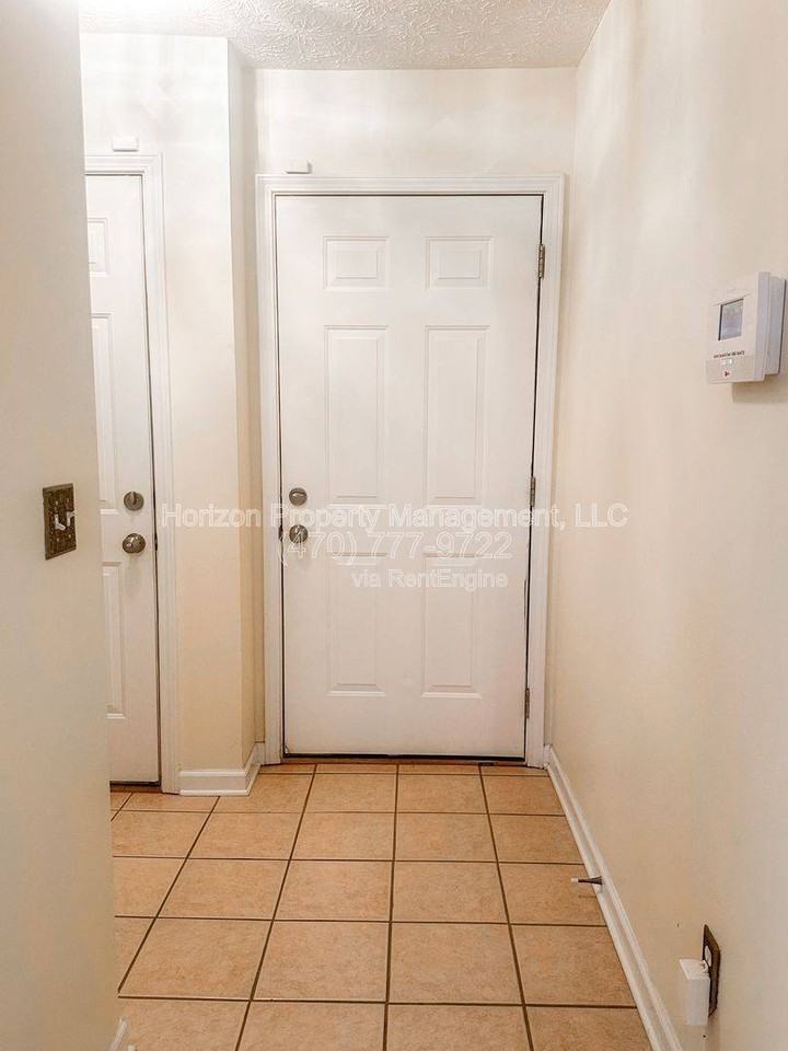 3955 Hidden Hollow Dr - Photo 2 of 10