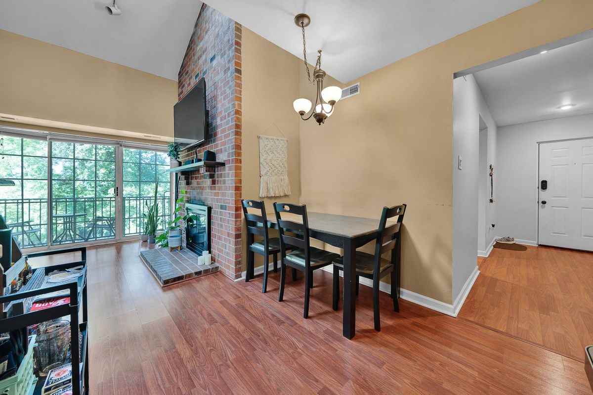 510 Deer Run - Photo 2 of 20