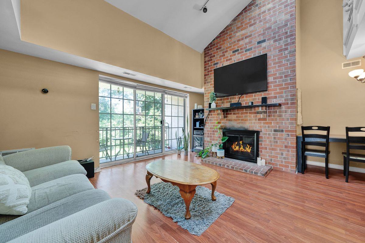 510 Deer Run - Photo 4 of 20