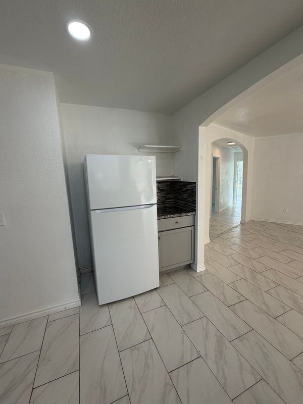 9210 Tacquard Dr - Photo 3 of 6