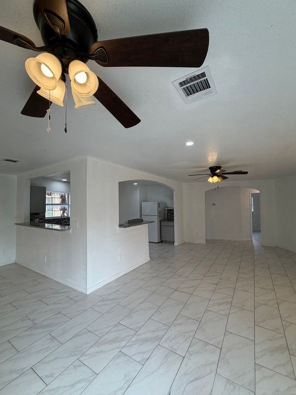 9210 Tacquard Dr - Photo 4 of 6