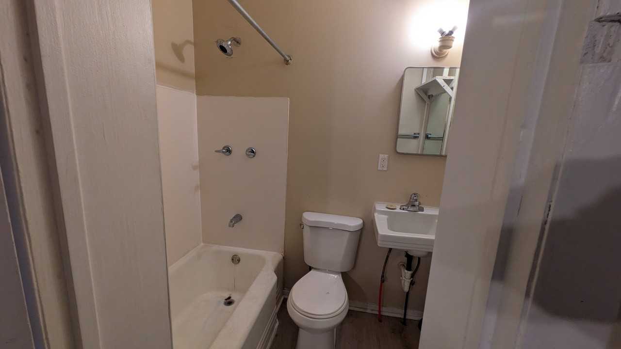 433 East 6th Street-4 #4 - Photo 2 of 6