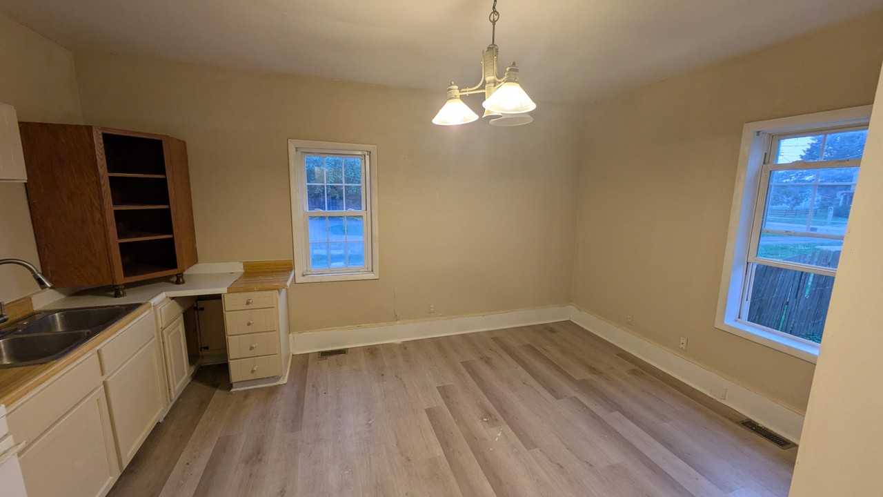 433 East 6th Street-4 #4 - Photo 3 of 6