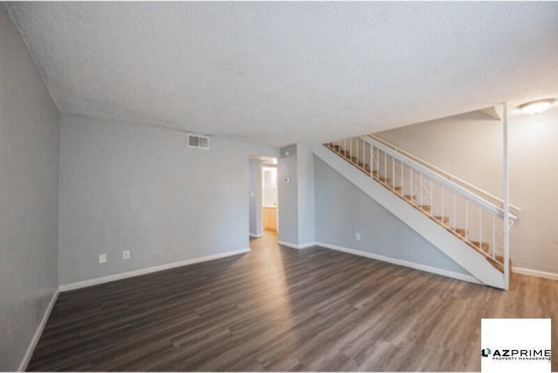 4615 N 39th Ave #24 - Photo 4 of 18