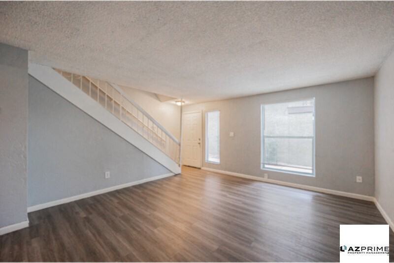 4615 N 39th Ave #24 - Photo 5 of 18