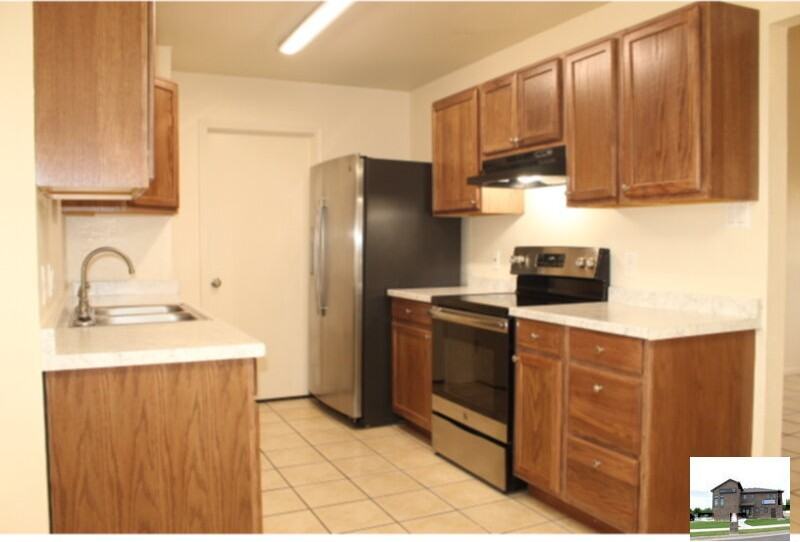 2713 Fieldstone Dr - Photo 4 of 15