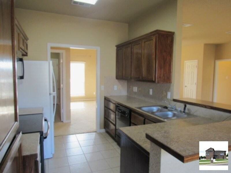 3404 Jacob St - Photo 2 of 13